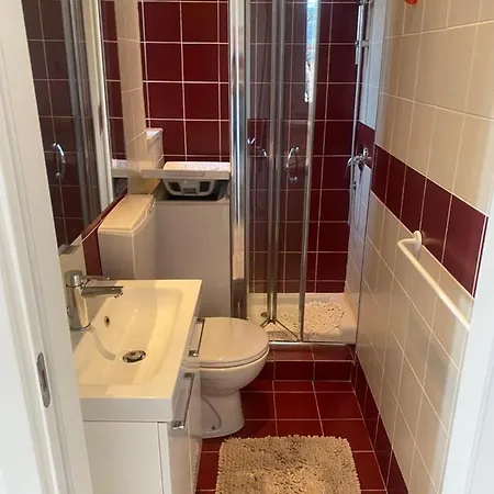 Red Dream Apartment *